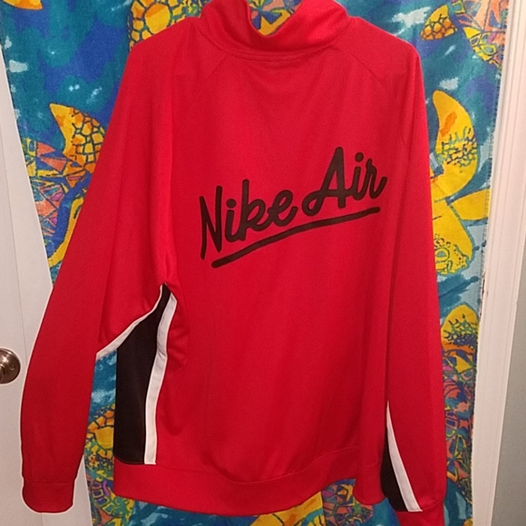NWT Nike Air jacket in Red w/ Design on the Back - Picture 3 of 11